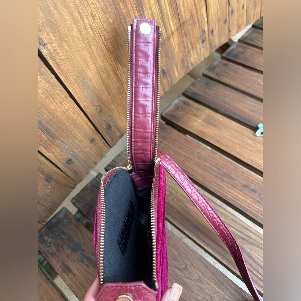 FREE PEOPLE BURGUNDY VELVET ROUND CROSSBODY - Picture 14 of 16